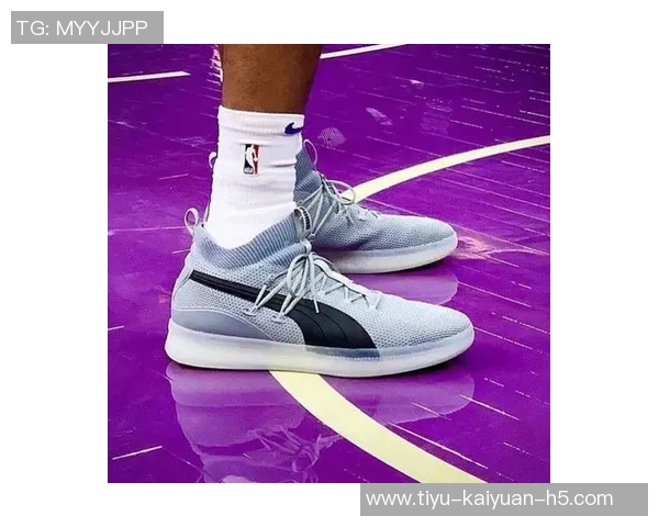 黑蓝配色酷不酷杜克大学球员上脚球队专属KD18PE! 黑蓝配色酷不酷杜克大学球员上脚球队专属KD18PE!