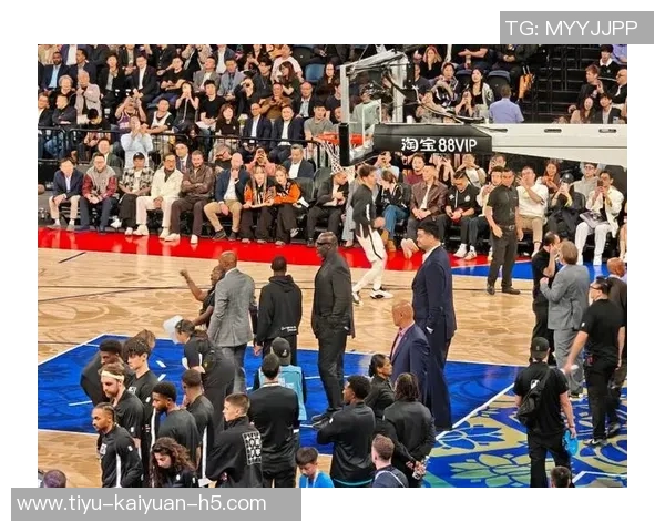 奥尼尔重聚姚明贝克汉姆成龙三位好友共叙旧情欢聚一堂令人感动